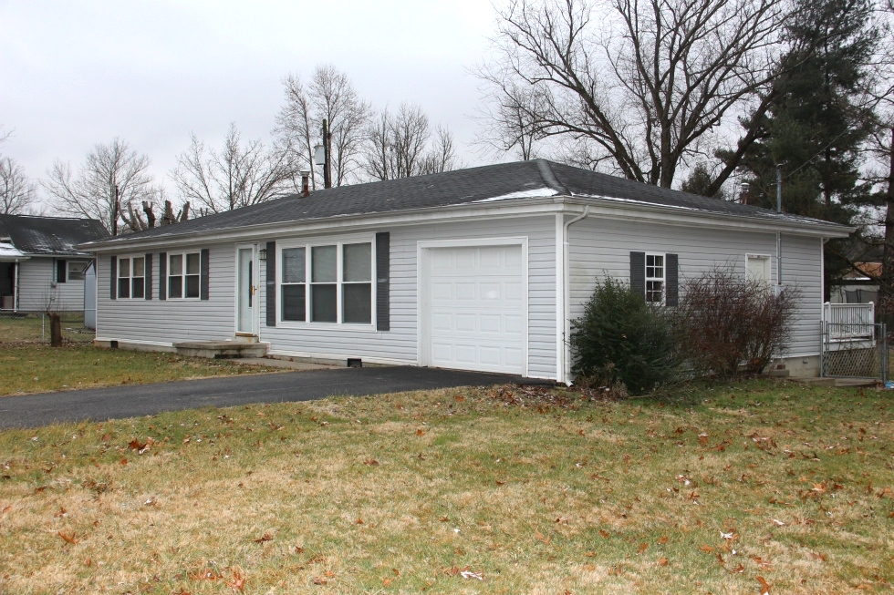 SOLD ! 103 Ohio Lane, London, KY |  Frame house (1972 SF) with 3 bdrms $89,900 