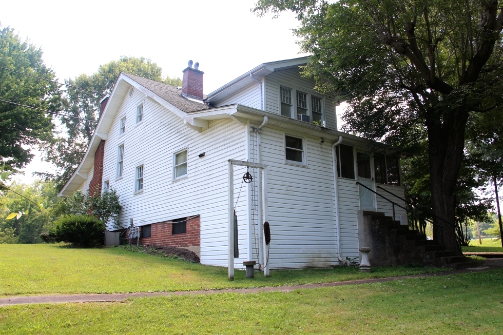 SOLD |  859 N Hwy 25w, Williamsburg | 4 bdrm frame house w/many features from the mid 1900’s,  