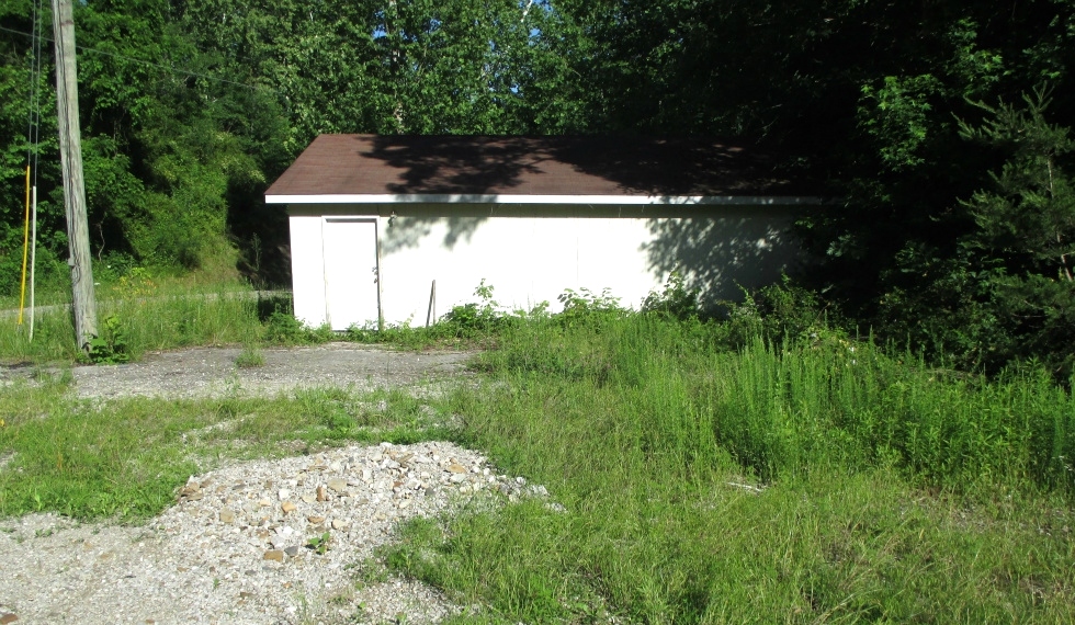 sold .267 +/- acres located on Old Corbin Pike with a 28’X32’ building that has electric and insulation in the walls 