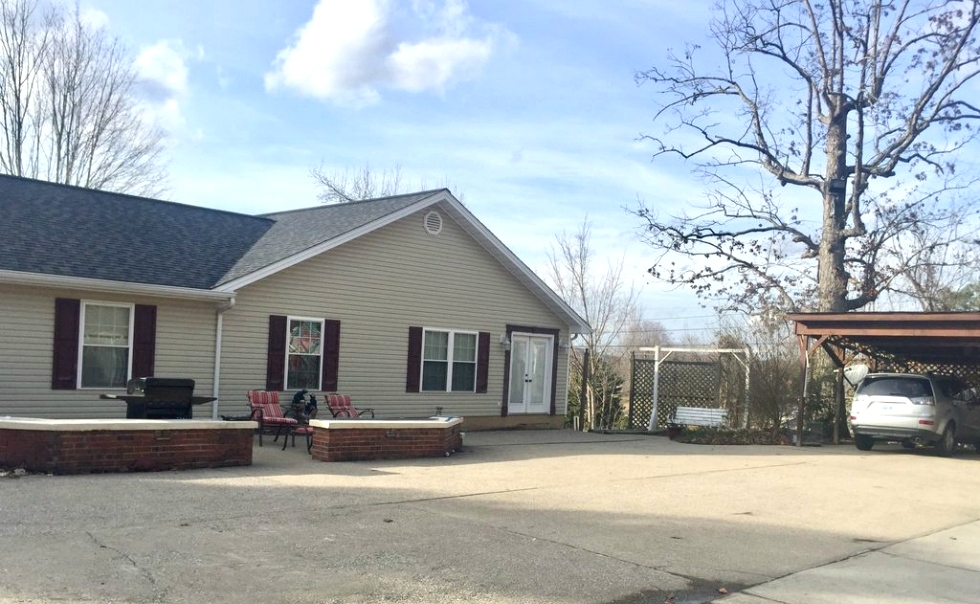 Sold 980 Old Corbin Pike, Williamsburg, KY  $219,000  REDUCED 