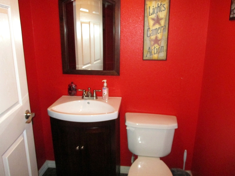 Sold!! 324 Florence Avenue | 3 bedroom, 1.5 baths, convenient location  