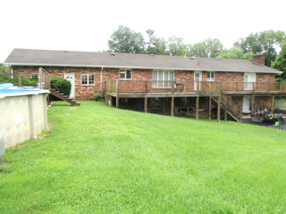 Sold!  201 N 10th St. | Brick home located on a level to slightly rolling  4 +/- acres in town  
